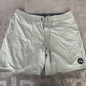 Quiksilver Boardshorts Mens 36 Green Recycled Swim Trunks Back Pocket AQYBS03509